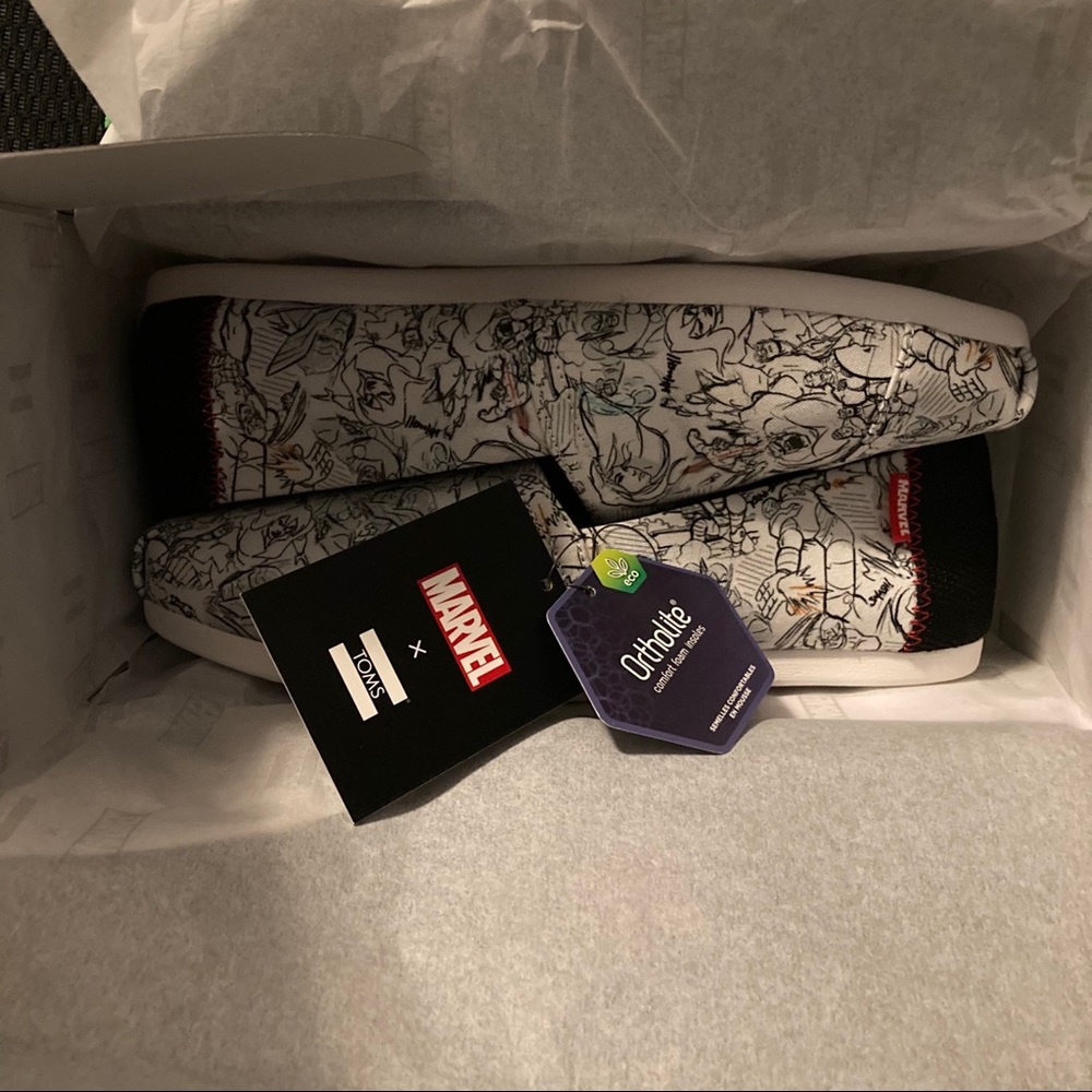 NWT Women’s Toms - Marvel Concept Art